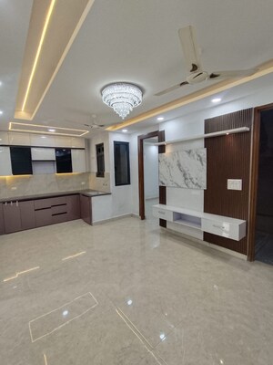 Kitchen in 3.5 BHK Apartment at Mahagun Mezzaria, Sector 78 – for Rent