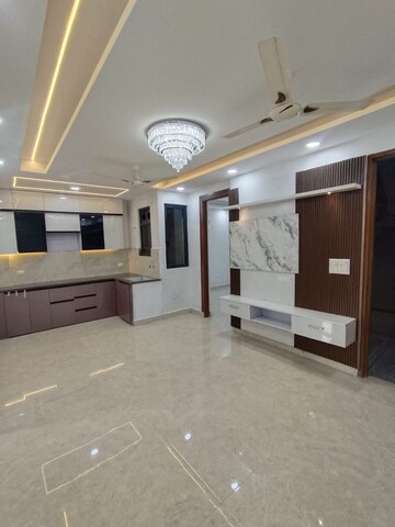 Kitchen in 3.5 BHK Apartment at Mahagun Mezzaria, Sector 78 – for Rent