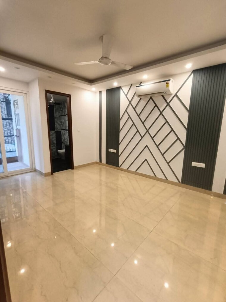 Room, bptp-green-oaks 4 Bedroom 300 Sq.Ft. Builder Floor In Sector 70a Gurgaon 9589459