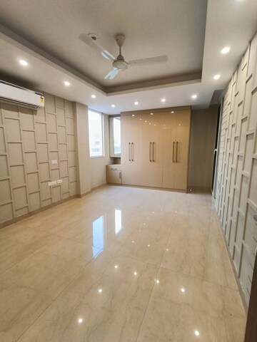Kitchen in 4 BHK Builder Floor at BPTP Green Oaks, Sector 70a – for Sale