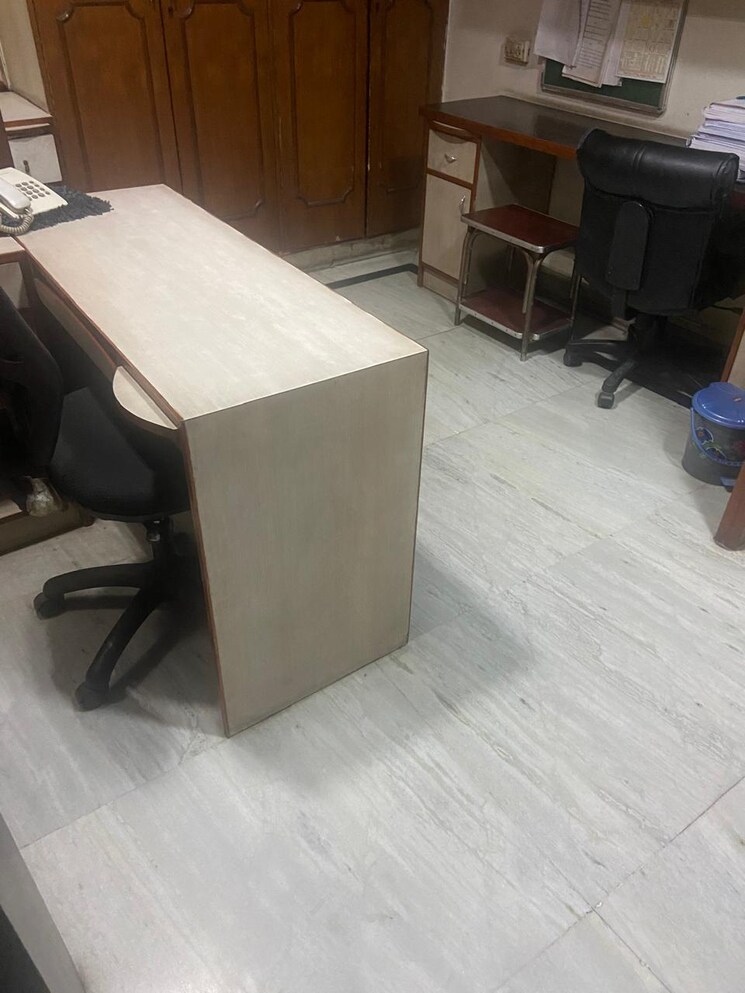 Team Area, omaxe-world-street Commercial Shop 250 Sq.Ft. In Sector 79 Faridabad 9589460