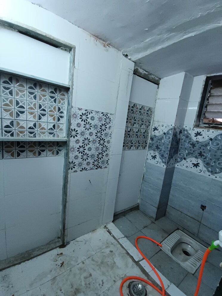 Bathroom, shabnam-apartment 1 Bedroom 450 Sq.Ft. Apartment In Andheri West Mumbai 9589470