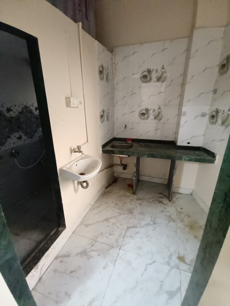Bathroom, shabnam-apartment 1 Bedroom 450 Sq.Ft. Apartment In Andheri West Mumbai 9589470