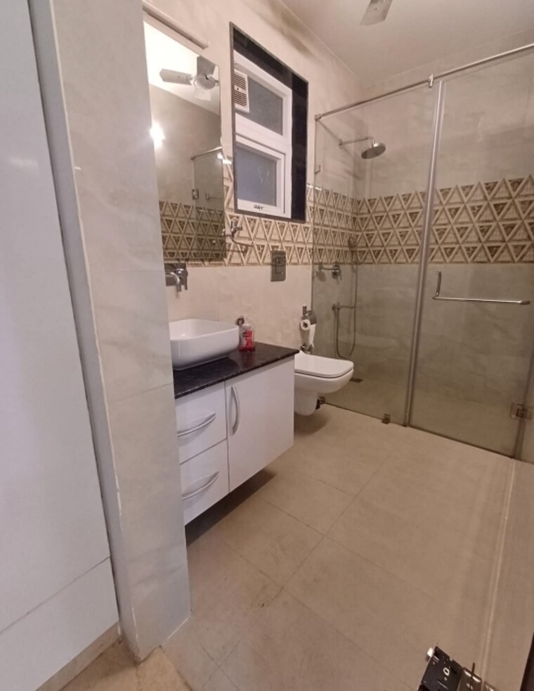 Attached Bathroom, kalkaji 3 Bedroom 2500 Sq.Ft. Builder Floor In Kalkaji Delhi 9589480