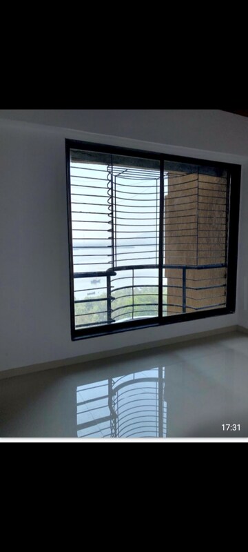 Room in 4 BHK Penthouse at Mermaid 1 CHS, Cbd Belapur Sector 11 – for Sale