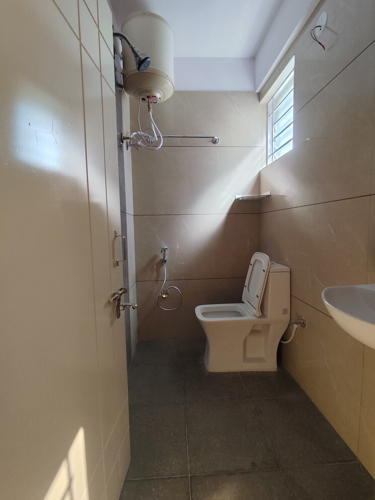 Bathroom, btm layout 1 Bedroom 700 Sq.Ft. Apartment In Btm Layout Bangalore 9589531