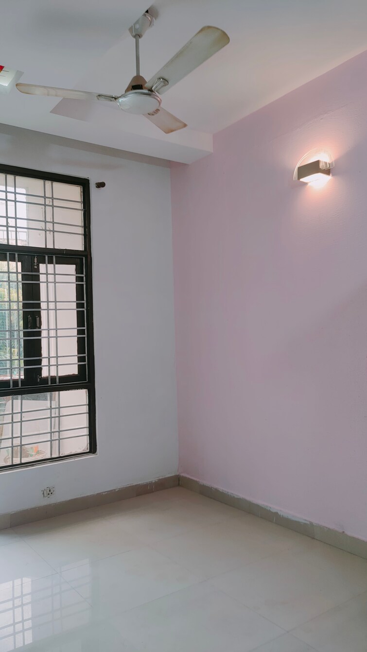 Cover Image, vaishali sector 5 3 Bedroom 1200 Sq.Ft. Builder Floor In Vaishali Sector 5 Ghaziabad 9589550