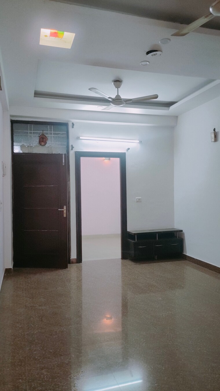 undefined, vaishali sector 5 3 Bedroom 1200 Sq.Ft. Builder Floor In Vaishali Sector 5 Ghaziabad 9589550