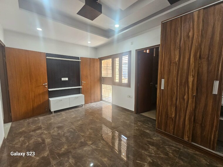 Bedroom, anand lok 3 Bedroom 400 Sq.Yd. Builder Floor In Anand Lok Delhi 9589553