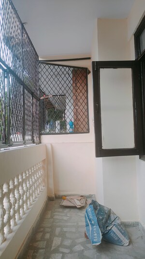 Balcony in 1 BHK Builder Floor at Vaishali Media Apartment, Vaishali Sector 5 – for Rent