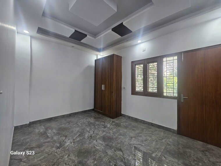 Room, anand lok 4 Bedroom 400 Sq.Yd. Builder Floor In Anand Lok Delhi 9589559