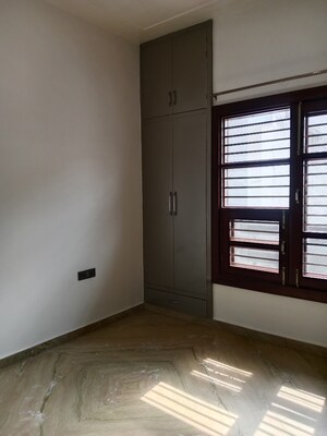 Room in 2 BHK Builder Floor at Sector 18 – for Rent
