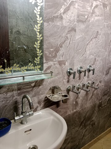 Attached Bathroom in 2 BHK Builder Floor at Sector 18 – for Rent