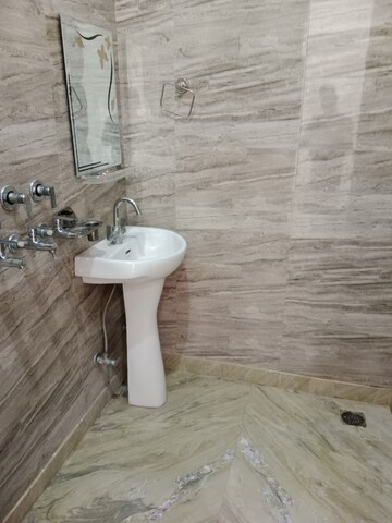 Bathroom in 2 BHK Builder Floor at Sector 18 – for Rent