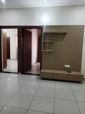 Room in 2 BHK Builder Floor at Sector 18 – for Rent