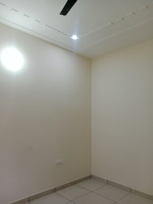 Room in 2 BHK Builder Floor at Sector 18 – for Rent