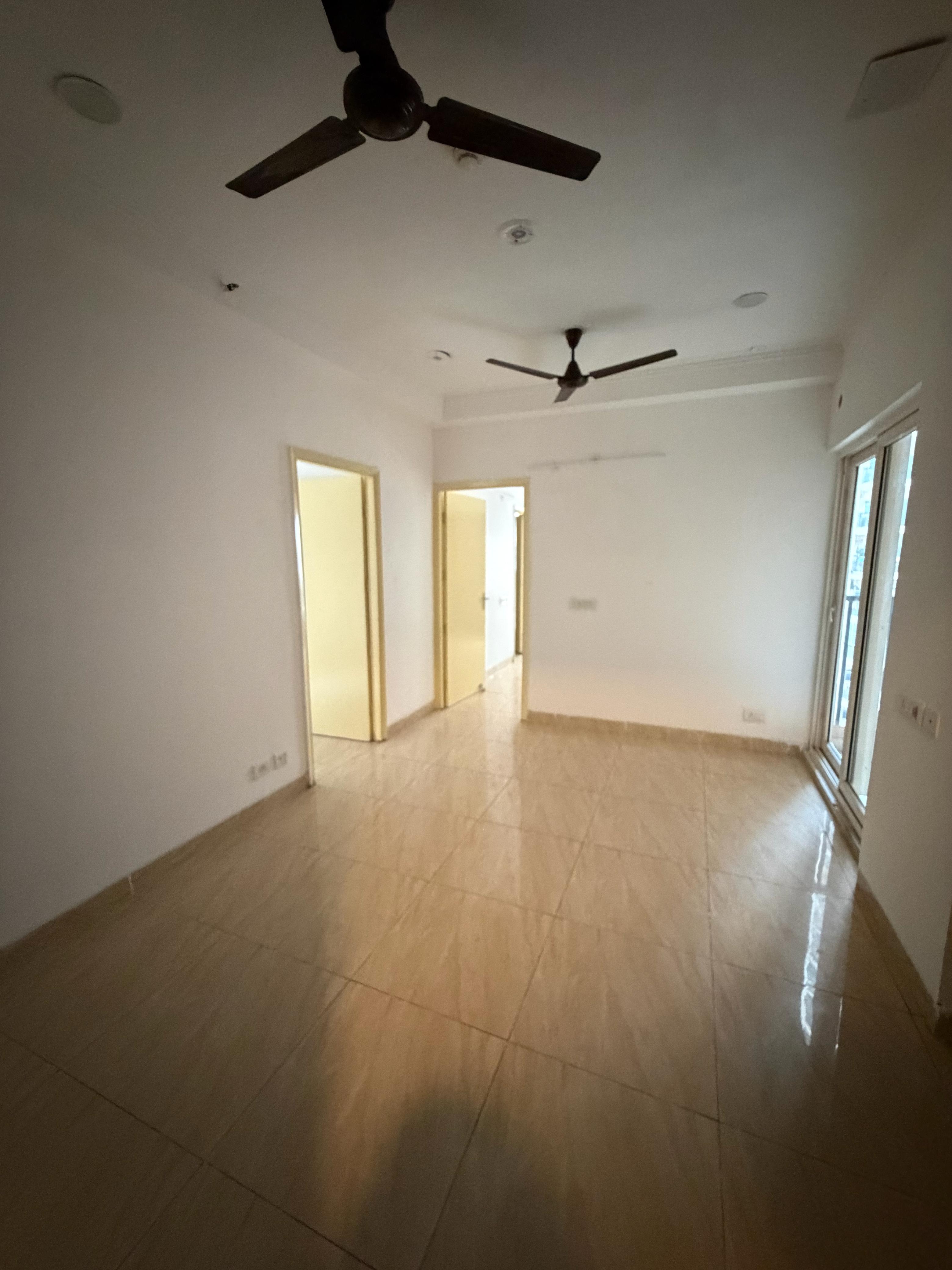 2 BHK Apartment For Rent in Mahagun Mywoods
