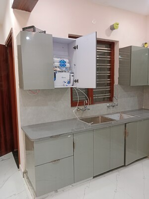Kitchen in 2 BHK Builder Floor at Sector 17 – for Rent