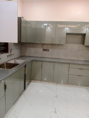 Kitchen in 2 BHK Builder Floor at Sector 17 – for Rent