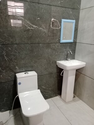 Bathroom in 2 BHK Builder Floor at Sector 17 – for Rent