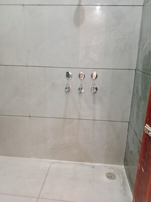 Bathroom in 2 BHK Builder Floor at Sector 17 – for Rent