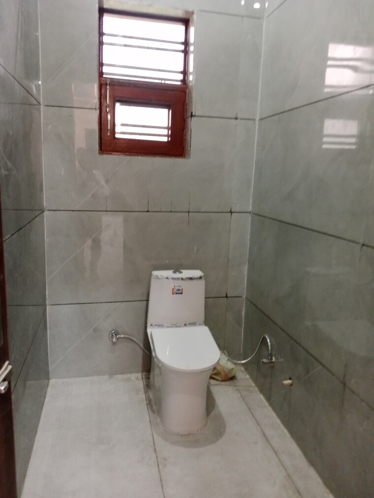 Bathroom, sector 17 2 Bedroom 1202 Sq.Ft. Builder Floor In Sector 17 Panipat 9589598
