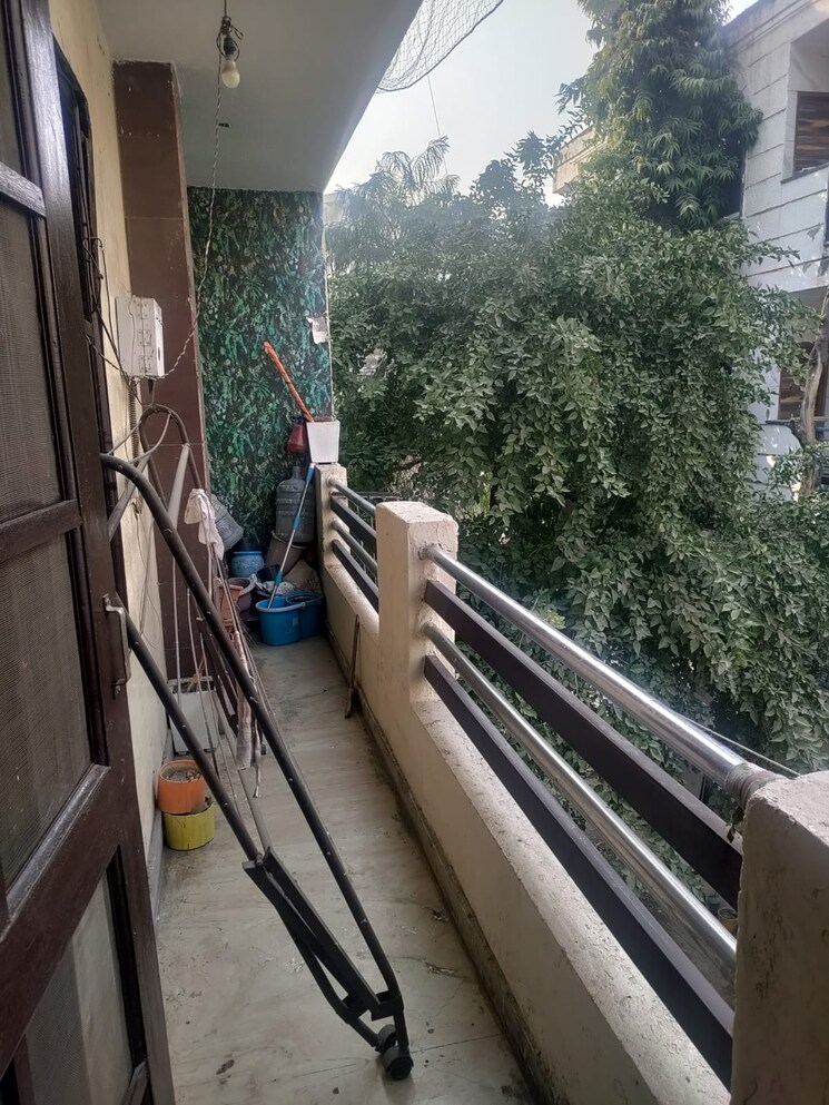 Balcony, anand lok 4 Bedroom 800 Sq.Yd. Builder Floor In Anand Lok Delhi 9589592