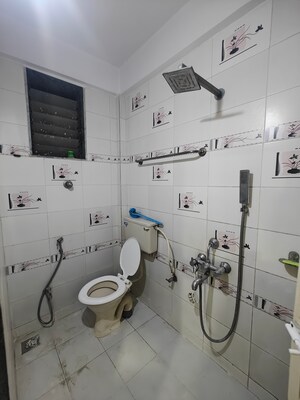 Team Area in 2 BHK Apartment at Nerul Sector 27 – for Rent