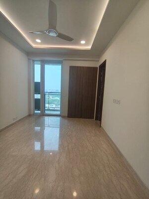 Room in 4 BHK Apartment at Ambience Creacions, Sector 22 – for Rent