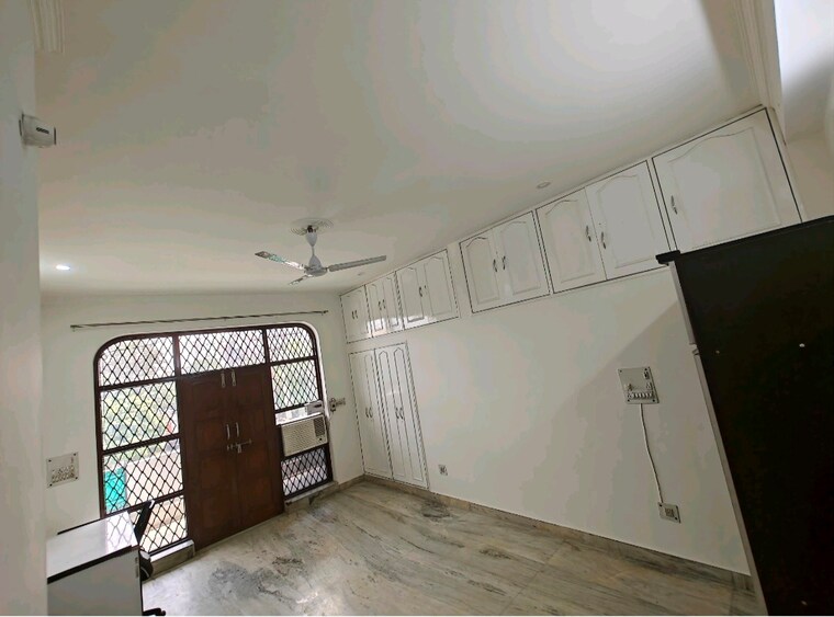 undefined, dlf-centre-point 3 Bedroom 31500 Sq.Ft. Independent House In Sector 11 Faridabad 9589626
