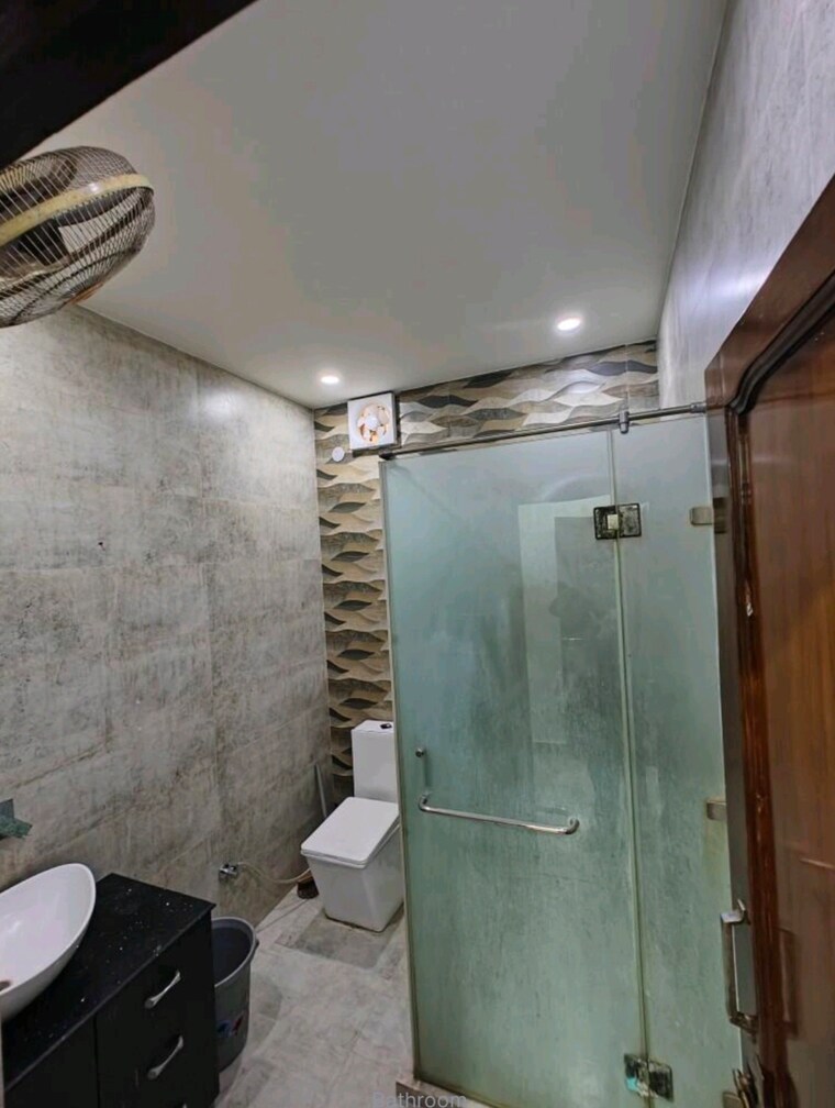 Bathroom, dlf-centre-point 3 Bedroom 31500 Sq.Ft. Independent House In Sector 11 Faridabad 9589626