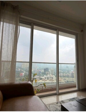 Room in 3 BHK Apartment at Indiabulls One Indiabulls, Pokhran Road No Two – for Rent