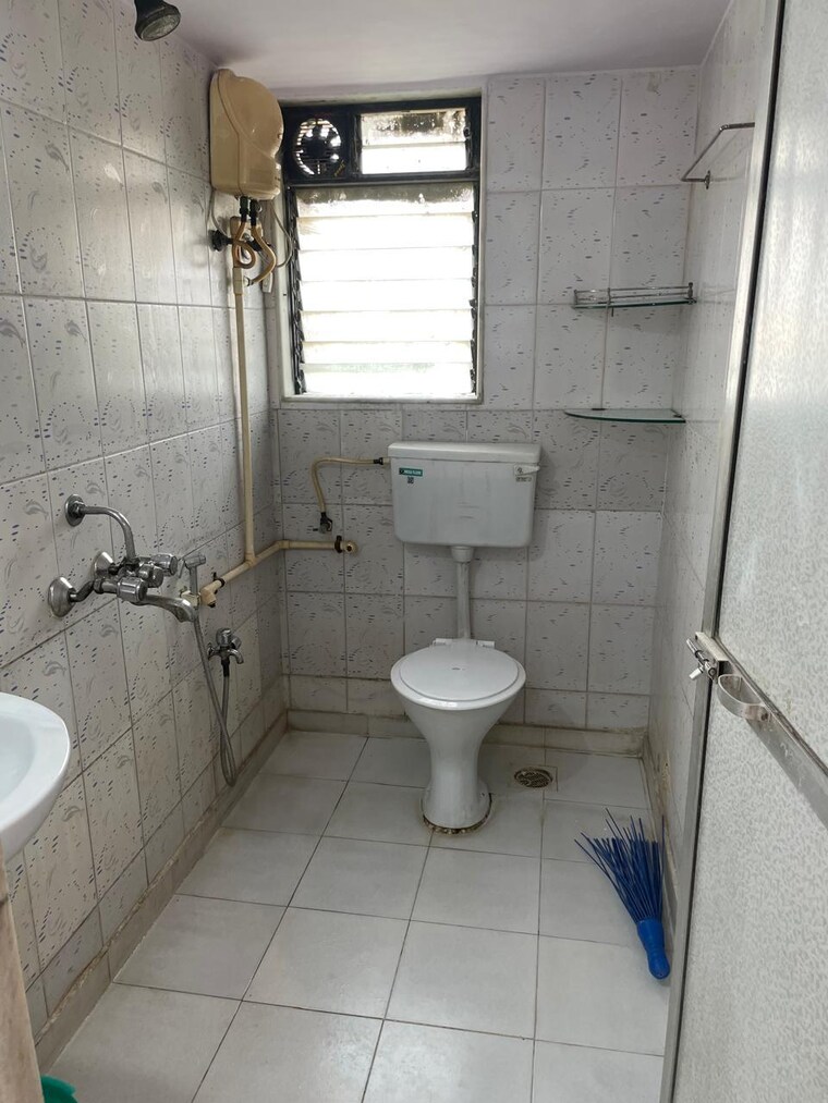 Bathroom, vijay-apartment-malad 2 Bedroom 650 Sq.Ft. Apartment In Malad West Mumbai 9589684