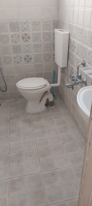 Bathroom in 2 BHK Independent House at Nr Colony – for Rent