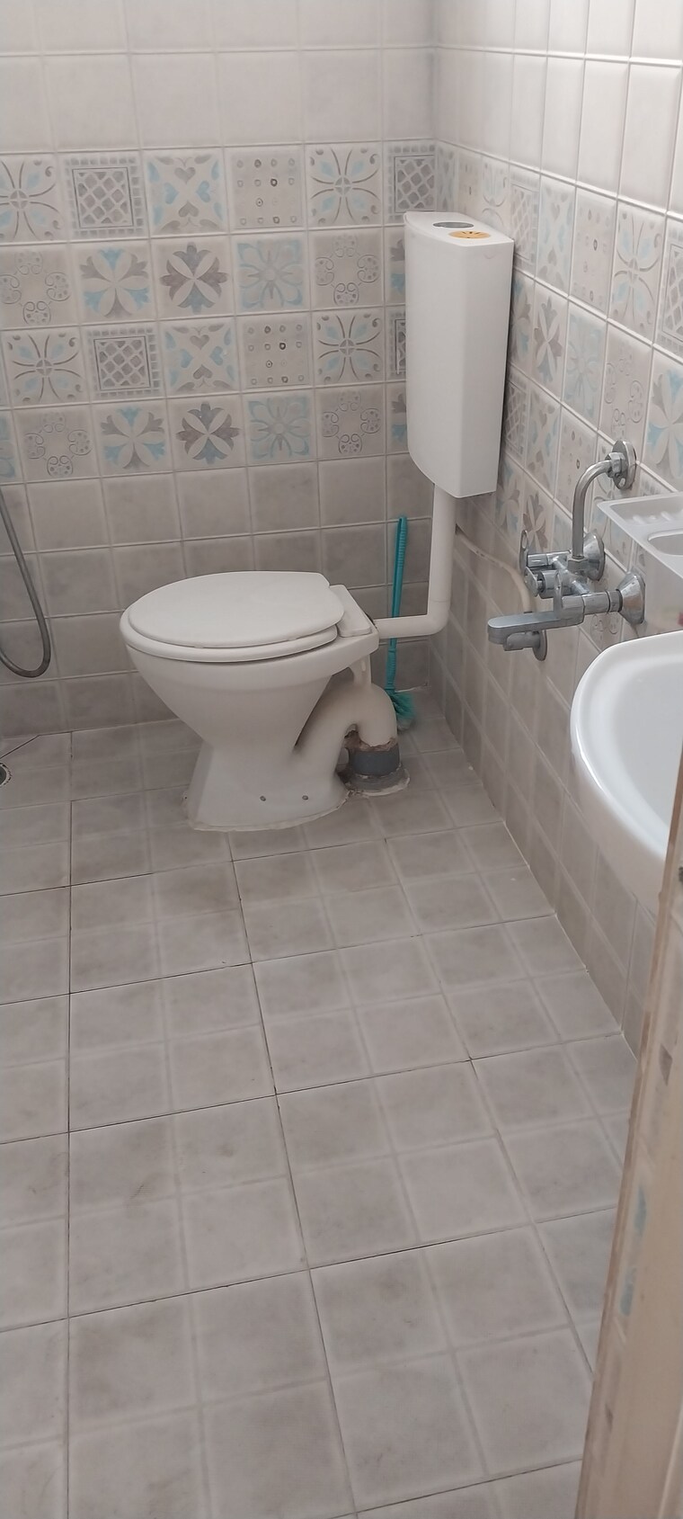 Bathroom, nr colony 2 Bedroom 1000 Sq.Ft. Independent House In Nr Colony Bangalore 9589692