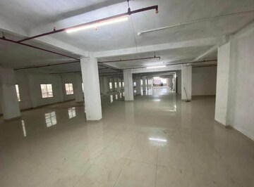 Parking in  Showroom at Park Street – for Rent