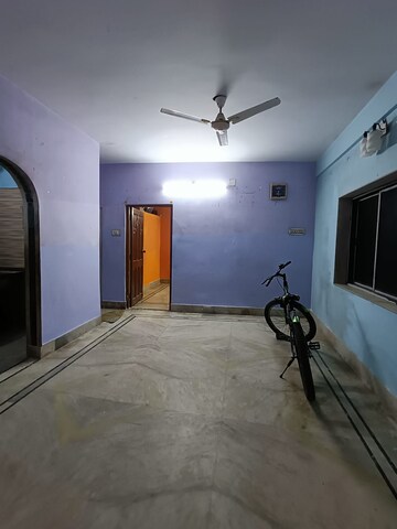 Room in  Showroom at Park Street – for Rent