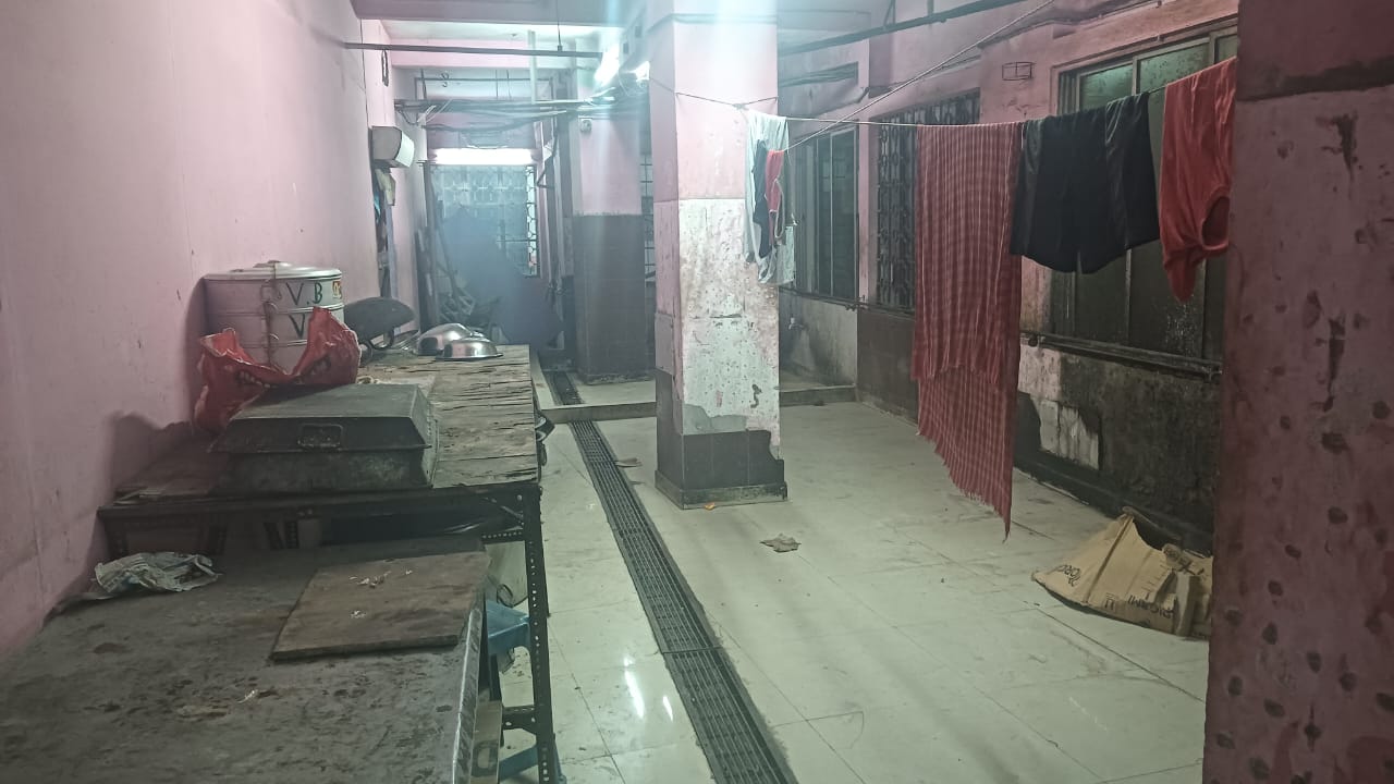 Retail Shop For Rent in Park Street