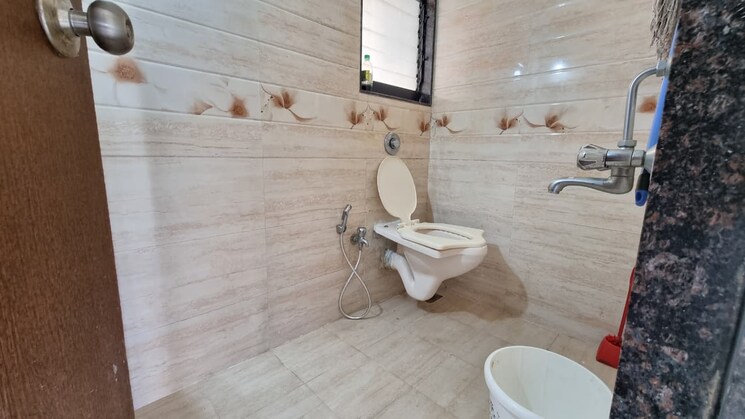 Bathroom, dgs-sheetal-dharmaraj 2 Bedroom 615 Sq.Ft. Apartment In Malad West Mumbai 9589707
