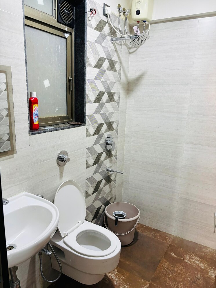 Bathroom, ahimsa-marg 2 Bedroom 700 Sq.Ft. Apartment In Malad West Mumbai 9589714