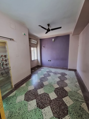 Room in 2 BHK Apartment at Dum Dum – for Sale