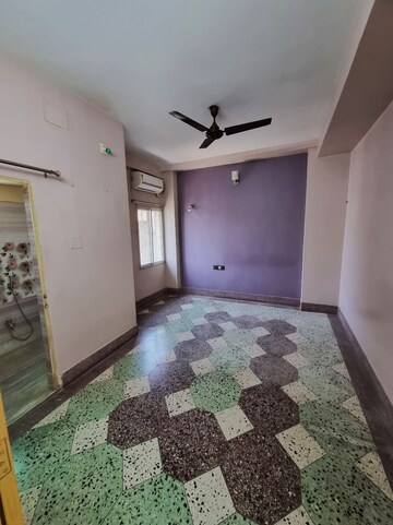 Room in 2 BHK Apartment at Dum Dum – for Sale