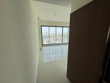 Room in 2 BHK Apartment at Dynamix Divum, Malad East – for Rent