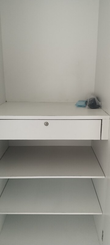 Furnished Amenities in 3.5 BHK Apartment at Rashmi Complex Teen Hath Naka, Dharamveer Nagar – for Rent