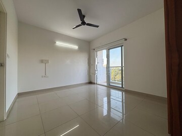 Room in 3 BHK Apartment at Mantri Webcity, Hennur – for Rent