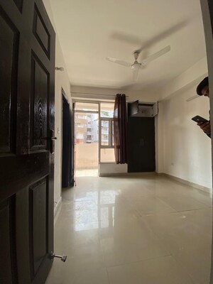 2 BHK Apartment For Rent in Supertech Cape Town, Sector 74