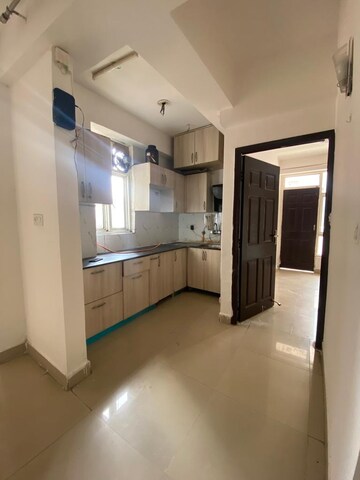 Room in 2 BHK Apartment at Supertech Cape Town, Sector 74 – for Rent