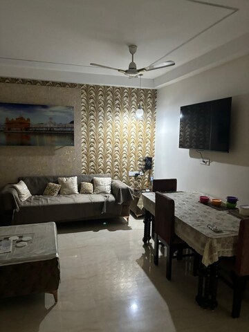 Living Room in 2 BHK Builder Floor at Sector 31 – for Rent