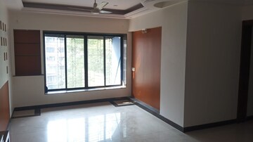 Room in 3 BHK Apartment at Vasant Valley Complex, Malad East – for Rent