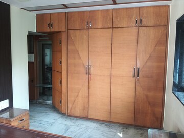 Room in 3 BHK Apartment at Vasant Valley Complex, Malad East – for Rent